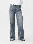 Loose fit jeans tinted blue