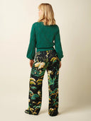 Groene top met opengewerkte details bell