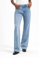 Lena loose worn blue lengte 32