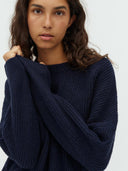 Donkerblauwe trui gillian shyla night