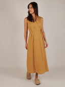 Getailleerde midi jurk