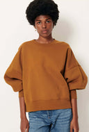 Bruine sweater isi