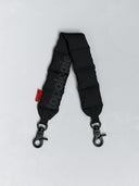 Puffer wrist strap black tech sateen