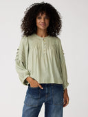 Lichtgroene blouse freya