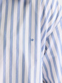 Lichtblauw-wit gestreepte blouse johan