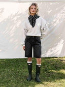 Grijze sweater met schouder details