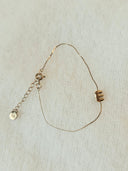Fijn armbandje met letter E
