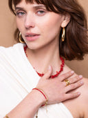 Fijn koraalrood armbandje