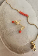 Gehamerde oorstekertjes met oranje gemstone 1.2cm