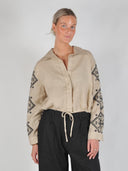 Beige blouse met emboridery lefkada