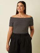 Off-shoulder top met stippen nives