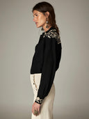 Zwarte blouse geborduurd antonio