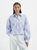 Lichtblauwe blouse liv