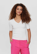 Witte top nuayelet