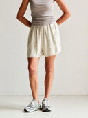 Beige linnen short