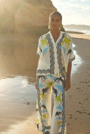 Ecru blouse met print