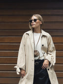 Beige jas met strik ieben