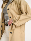 Beige jas met strik ieben