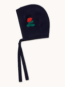 Donkerblauwe muts met rozen
