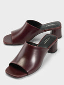 Donkerrode muiltjes piper