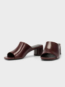 Donkerrode muiltjes piper