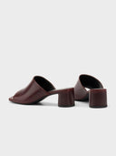 Donkerrode muiltjes piper