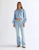 Lichtblauwe blouse drift knot