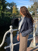 Donkerblauwe cropped blazer byn