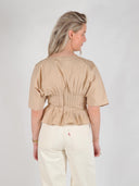 Beige top pien