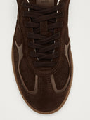 Donkerbruine sneakers rife