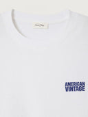 Wit t-shirt met donkerblauw logo ykobow
