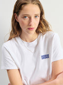 Wit t-shirt met donkerblauw logo ykobow