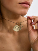 Gouden hangertje M initial muse necklace charm