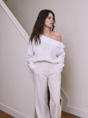 Offwhite top met asymmetrische hals dezi
