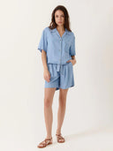Lichtblauwe tencel blouse arwenn