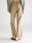 Lichtbruine broek pillow