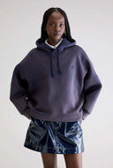 Blauwe gewassen sweater tood