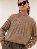 Lichtbruine gebreide pullover zoe