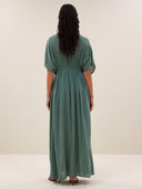 Groene long dress forest night