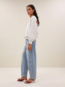 Lichtblauwe barrel jeans begum