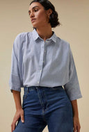 Blauwe top norel pin stripe blouse