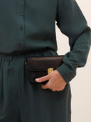 Zwarte tas met logo loua