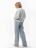 Lichtgrijze sweater met v-hals