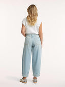Lichtblauwe barrel jeans aria