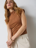 Mouwloze bruine top camillacc tee