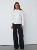 Witte blouse met strikdetail halencc tie shirt