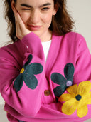 Roze cardigan met geborduurde bloemen kanan