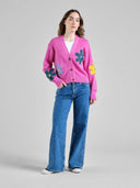 Roze cardigan met geborduurde bloemen kanan