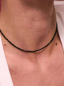 Fijne korte ketting met mini edelsteentjes zwart