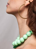 Korte ketting met grote mintgroene ronde kralen